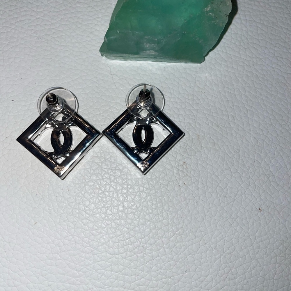 Elegant Chanel Silver tone Earrings with crystals collection 2022 - Picture 9 of 16